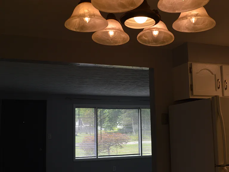 2135 Gates Ave — Photo 2