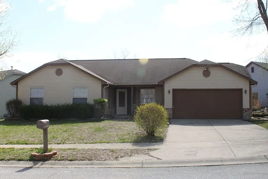3031 Carlsbad Ln photo 1