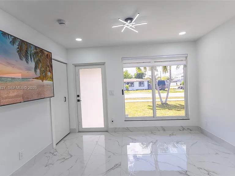 3001 SW 35th Ave — Photo 7