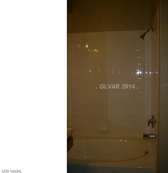 2050 N Los Feliz St #168 — Photo 24