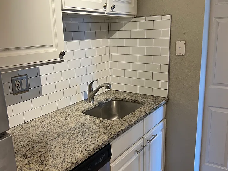 3740 Idlebrook Cir #202 — Photo 8