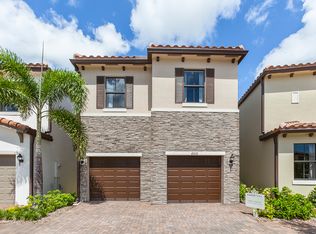 6010 Pine Tree Way, Riviera Beach, FL 33410