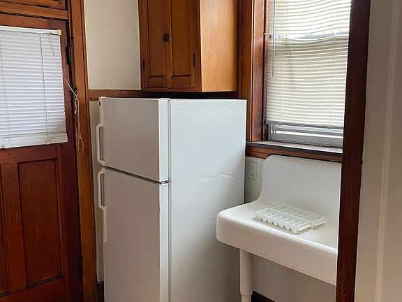 2nd image of 3054-58 N Kolmar Ave #4549-1