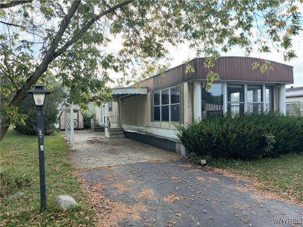 1076 Wish Cir, East Aurora, NY 14052