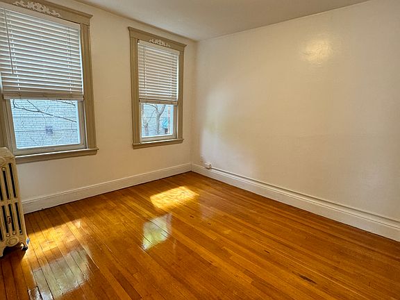 5th image of 24 Sidlaw Rd APT 8
