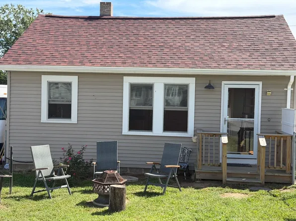 107 Bluff Ave, Swansea, MA 02777