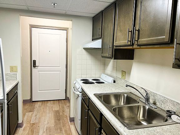 3rd image of 710 Collins St #Ebadbf2d6