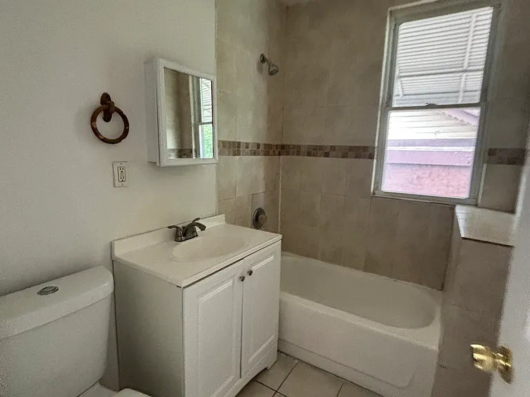 45 Treacy Ave #1 — Photo 11