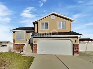 1496 N 2150 W, Clinton, UT 84015