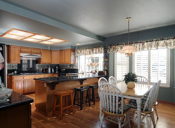 2nd image of 6450 Rolling Meadow Ct