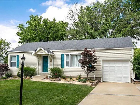 1633 Crabapple Ln photo 1