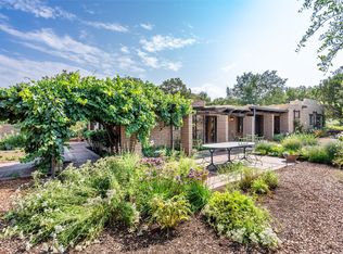 105 Calle Golondrina, Santa Fe, NM 87505