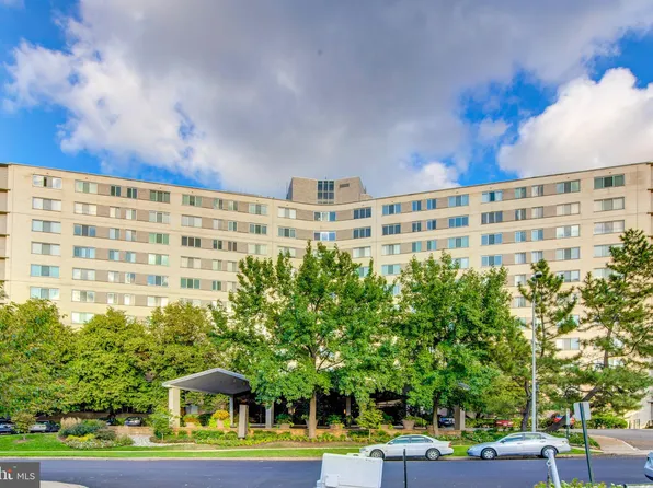 1200 N Nash St APT 260, Arlington, VA 22209