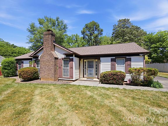 3rd image of 8523 Othello Pl