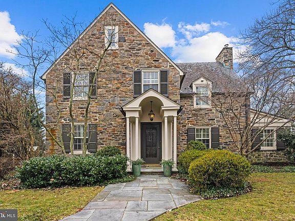 2nd image of 207 Upnor Rd