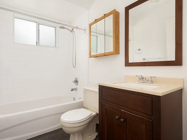 4502 Nanaimo St #MAIN — Photo 12