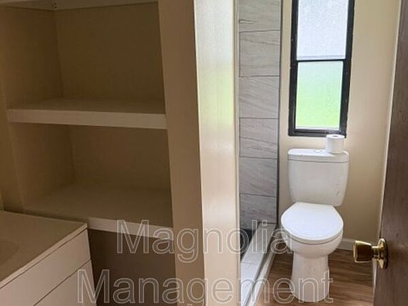 4th image of 209 Gillburg Estate Ct