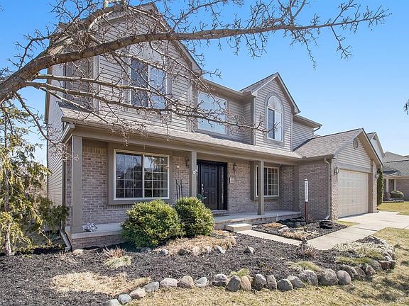 2nd image of 1422 Carston Ln
