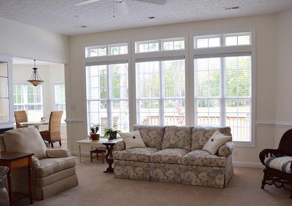 5th image of 703 Lord Granville Dr