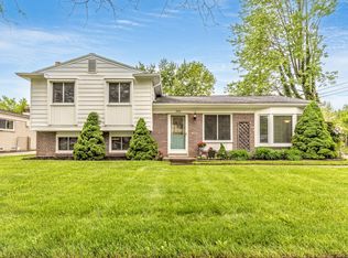 204 Meadowlake Rd, Canton, MI 48188