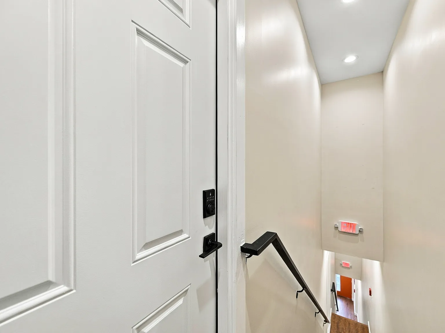 2 bed, $1,800 — Photo 4