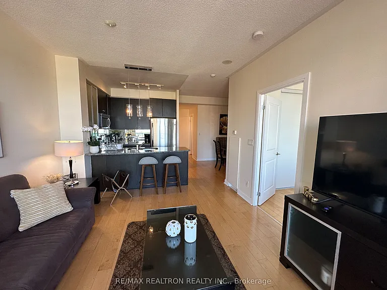 18 Yorkville Ave #1601 — Photo 15