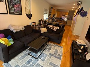 1119 W Addison St #1A, Chicago, IL 60613