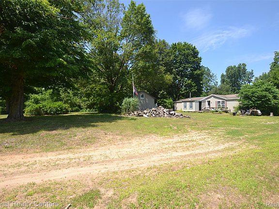 3rd image of 48116 County Road 388