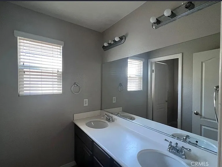 7771 Stonegate Dr — Photo 24