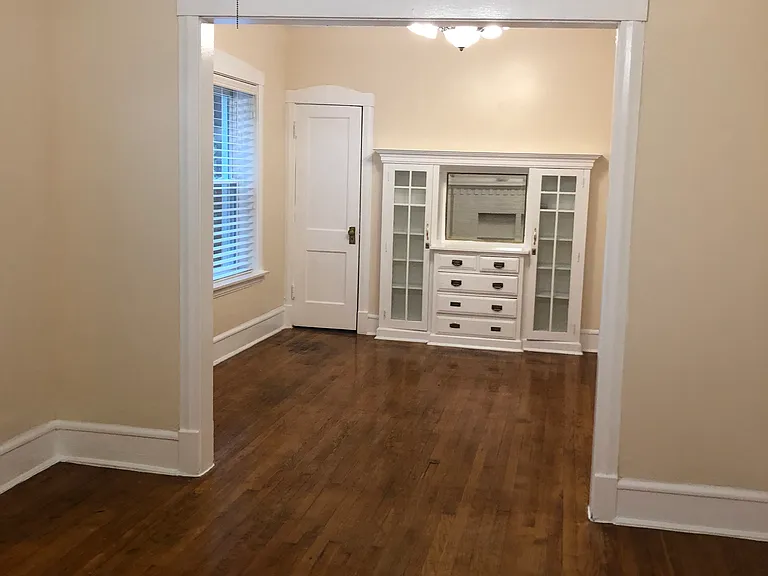 1751 W Catalpa Ave — Photo 4