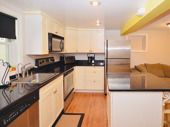 5th image of 11 Kisco Park Dr