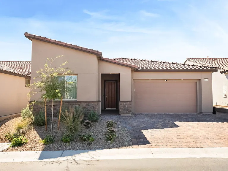 10149 Zeta Tucana St — Photo 2