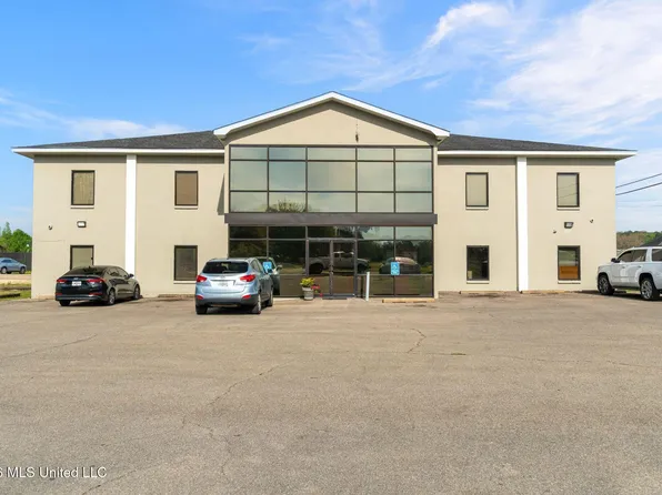 2 W Lakeview Dr #4, Columbia, MS 39429