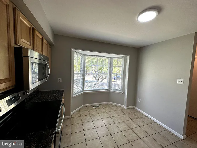 8121 Fenwick Ct — Photo 8