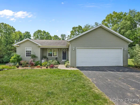 25681 Chaty Ln, Gobles, MI 49055