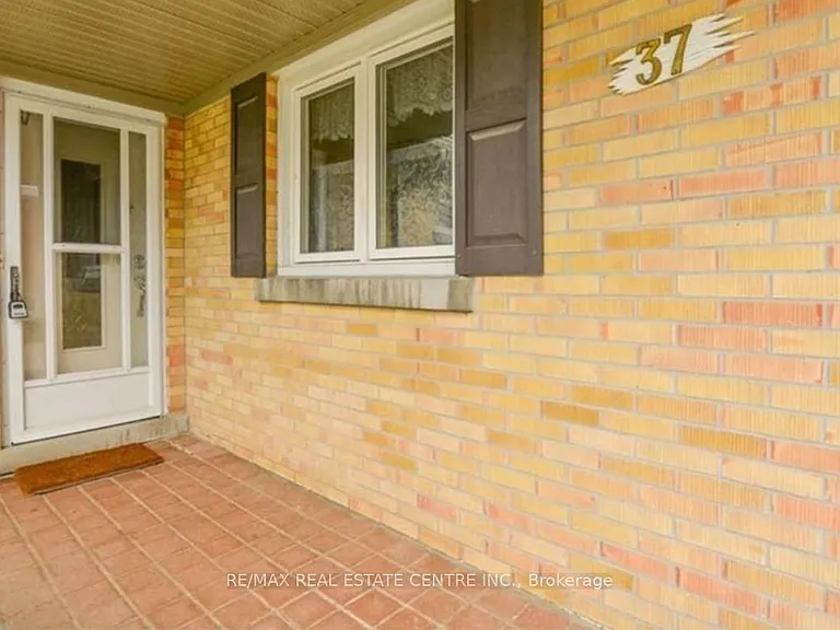 37 McKenzie Ave #MAIN — Photo 11
