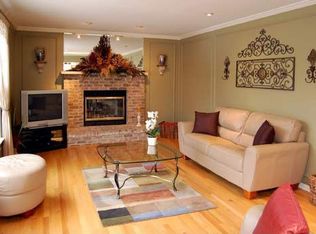 2837 Miller Rd, Geneva, IL 60134