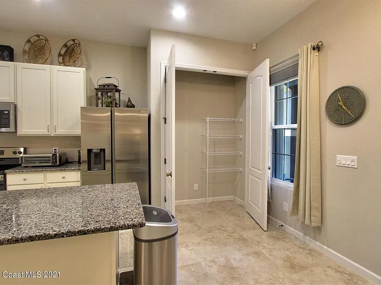 725 Simeon Dr — Photo 33