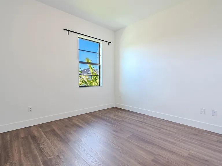 1427 SW 23rd St — Photo 43