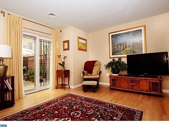 5th image of 1100 Kater St #B