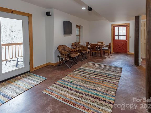 24th image of 351 Chickadee Ave