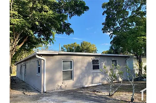 1270 NW 9th St Photo 1