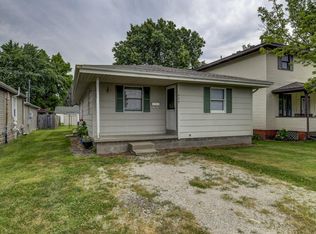 405 E Locust St, Chatham, IL 62629