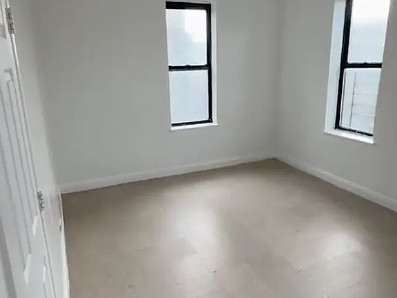 4th image of 1035 Boynton Ave APT 6F