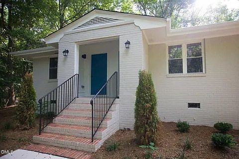 1st image of 101 W Woodridge Dr #L