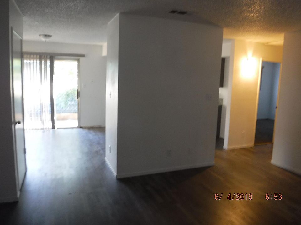 2nd image of 636 S Dayton St