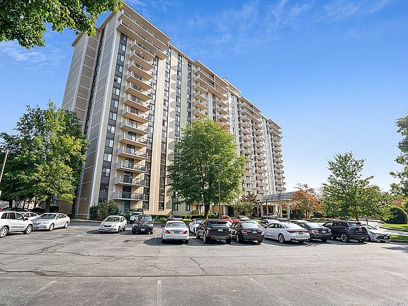 3rd image of 7420 Westlake Ter APT 809
