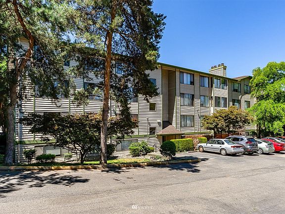2nd image of 9512 1st Ave NE APT 102