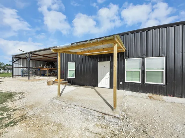 2796A Harrison Rd, Sealy, TX 77474