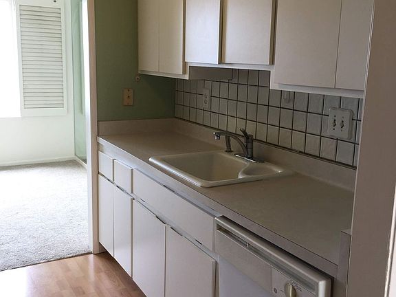 5th image of 5011 Palmetto Ave APT 21